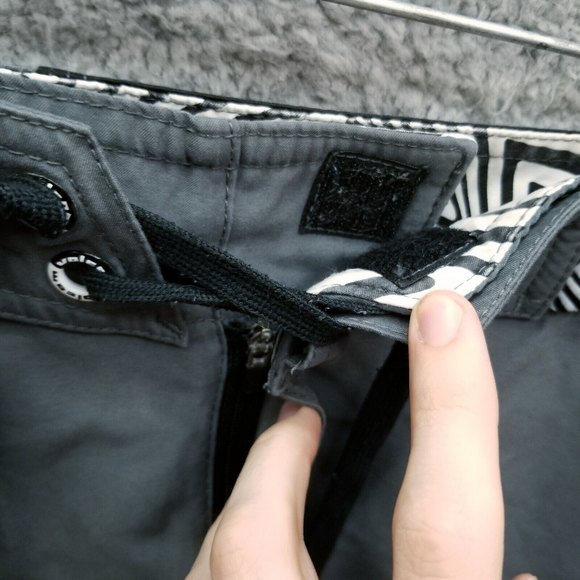 Volcom Men's 29 Gray Board Shorts Swimwear 100% Polyester 30" 10.5" 10.25" - Picture 5 of 8